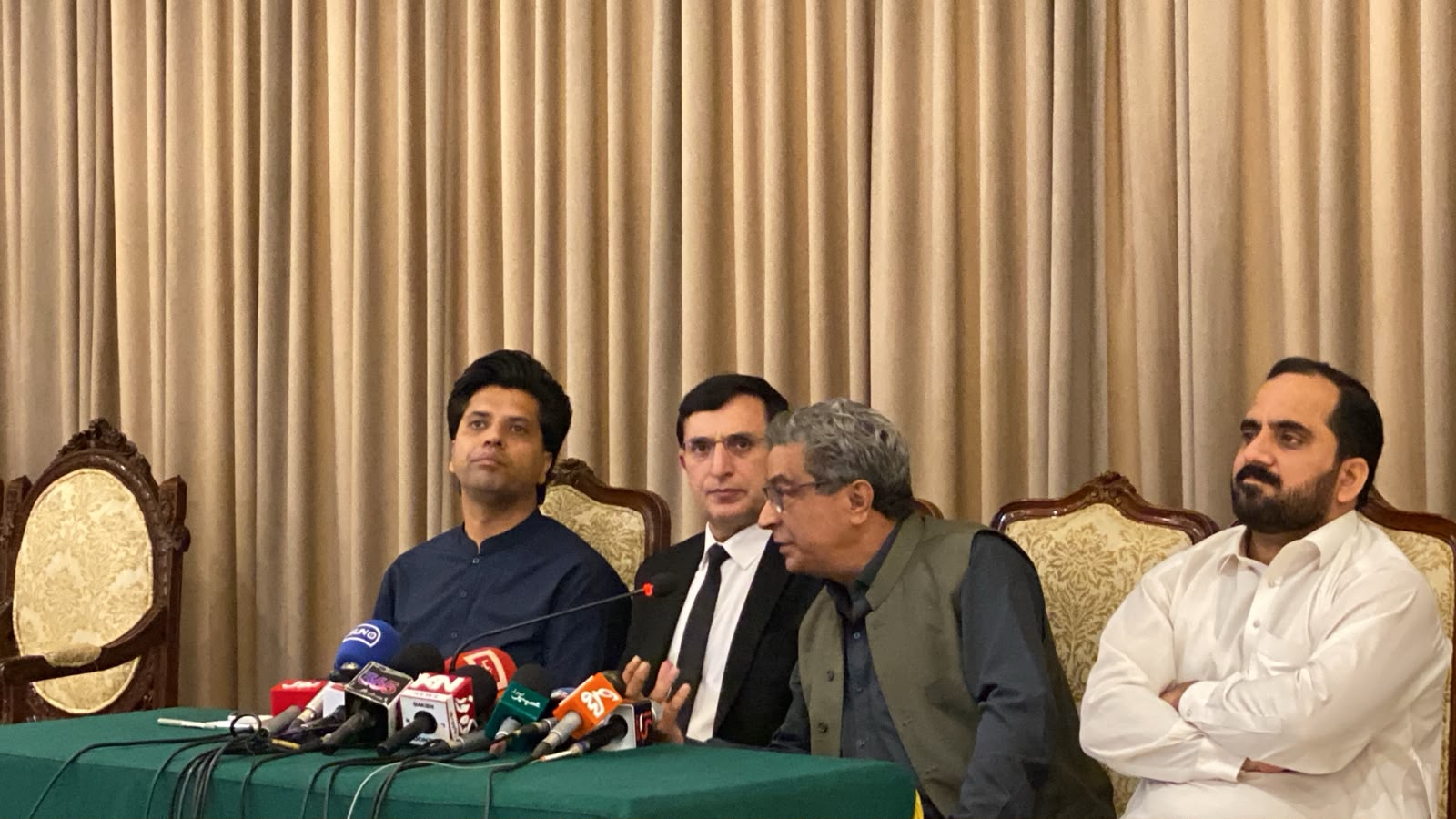 پی ٹی آئی کا 5 اگست کو پشاور میں عمران خان کرکٹ اسٹیڈیم میں جلسے کا اعلان، رہائی تحریک شروع کرنے کا فیصلہ